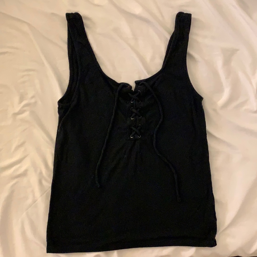 Black scoop neck tank